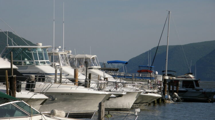 Picture of the calm water at Newburgh Yacht Club Marina